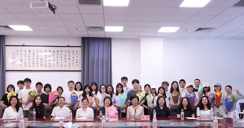 把师生急难愁盼作为优化办学治院工作的