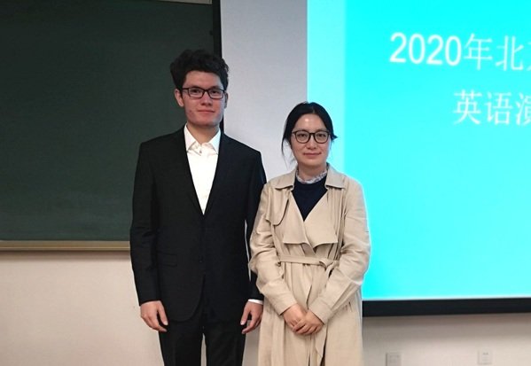 最终从四个年级的本科生中推选出39名